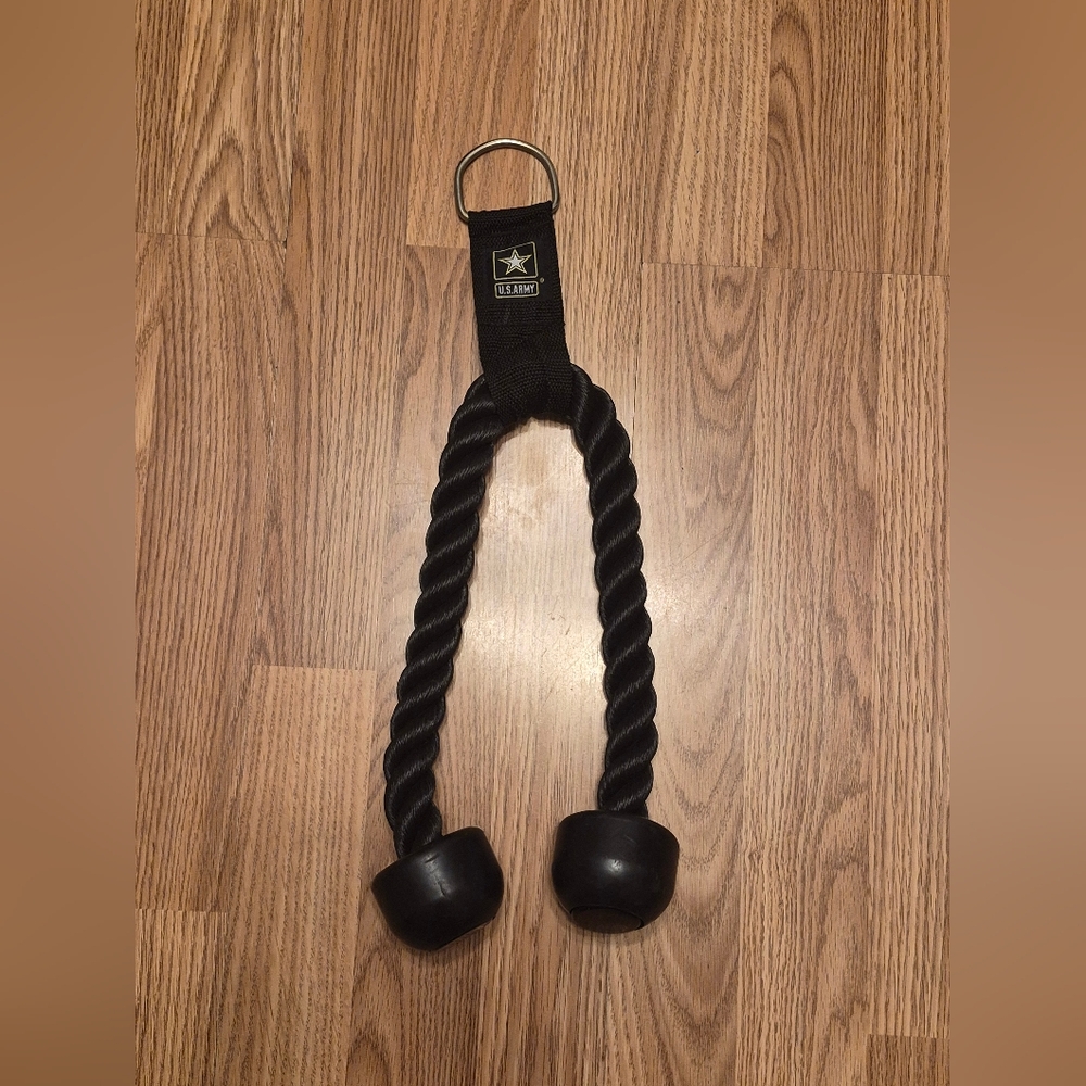 U.S. Army Tricep Rope Cable Adjustment In good condition.